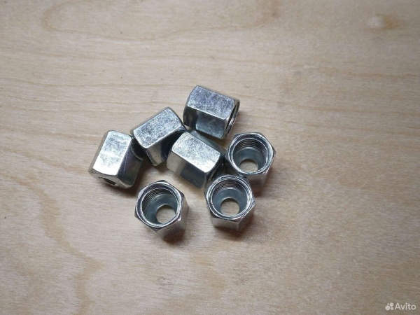 Гайка накидная TN81-06L (12*1.5)