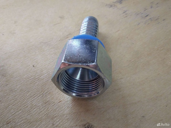 Фитинг для шланга рвд Ду12 DKI М24*1,5 0гр